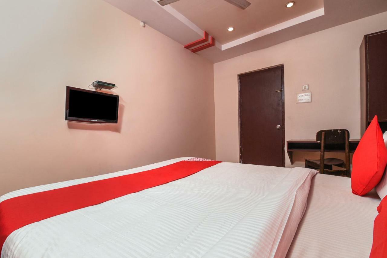Oyo 28856 Manjeera Inn Visakhapatnam Exterior foto