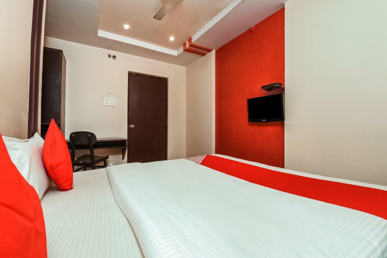 Oyo 28856 Manjeera Inn Visakhapatnam Exterior foto